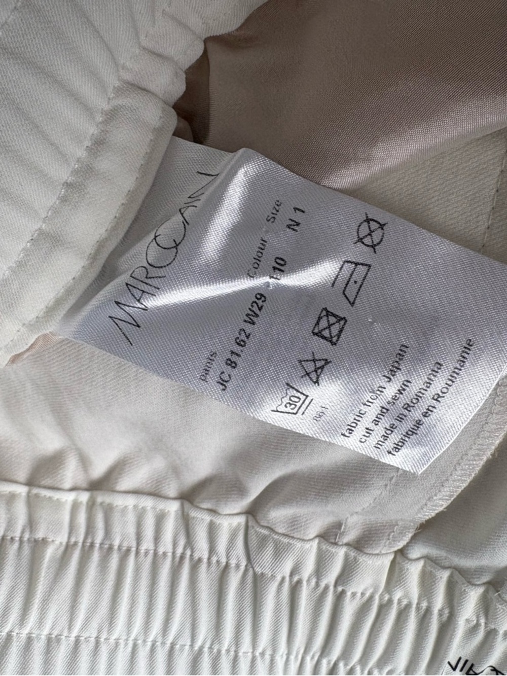 NEW ON WEBSITE! Marc Cain Cream Linen Blend Drawstring Tapered Pants Small - Picture 9 of 11